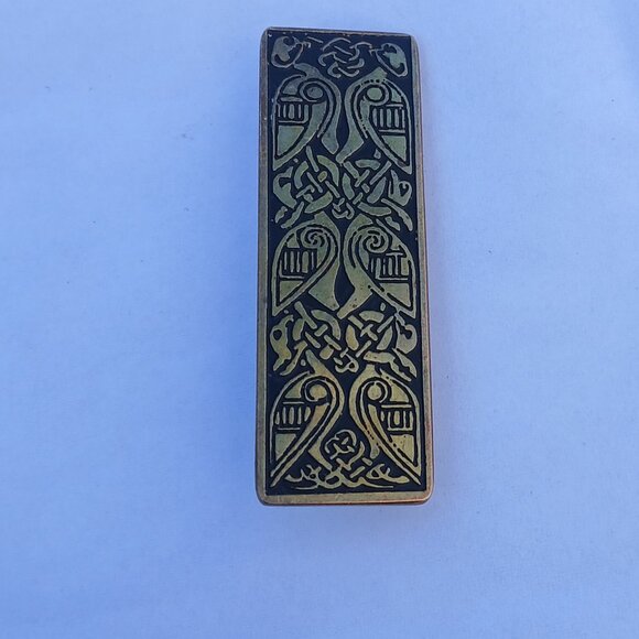 vintage Celtic intricate knot work design on metal pin flaws - Picture 4 of 14